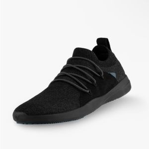 Women's Vessi CityScape -- Size 9 black on black